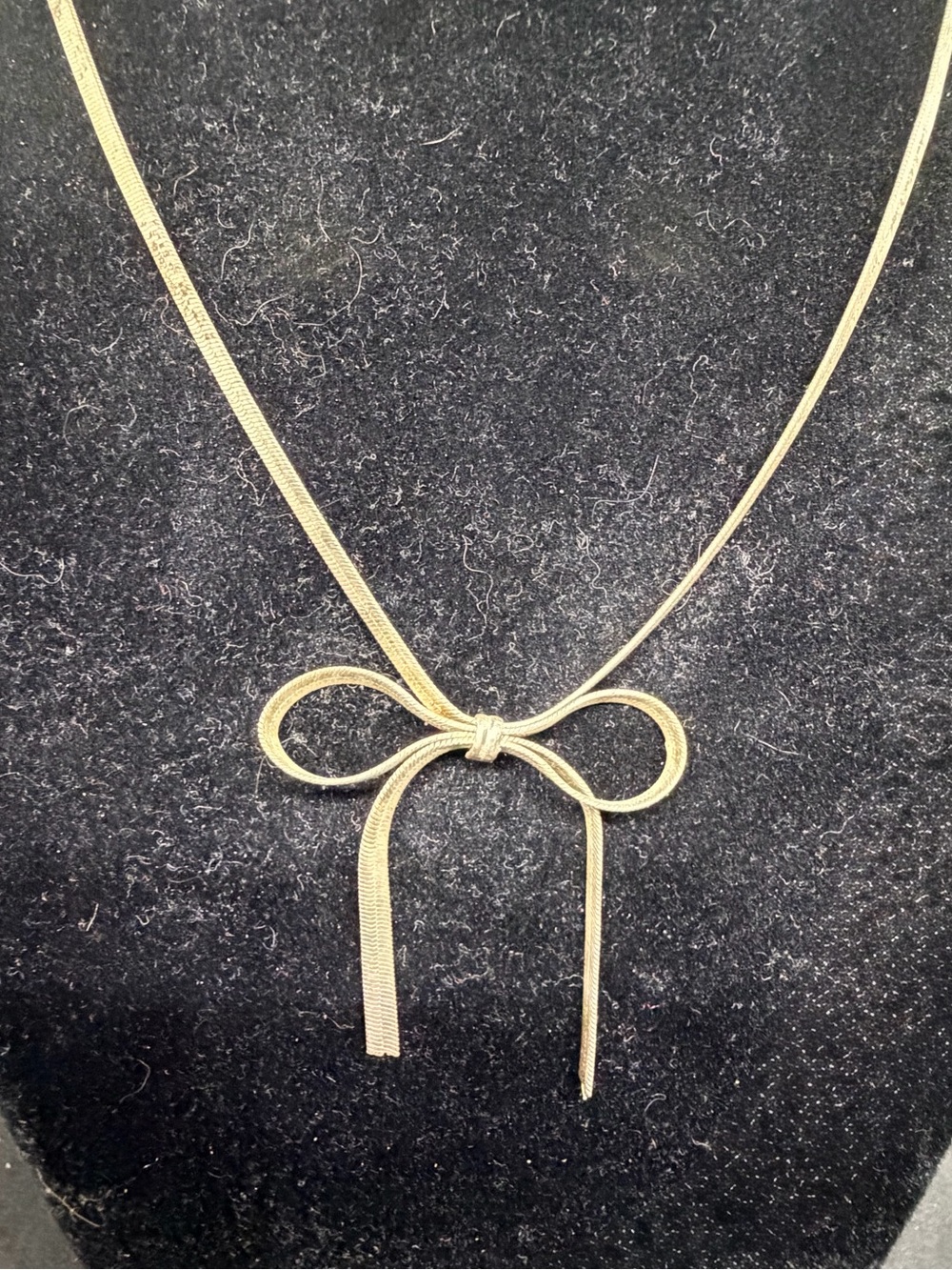 Delicate Silver Tone Bow Pendant Necklace - Women Jewelry Vintage